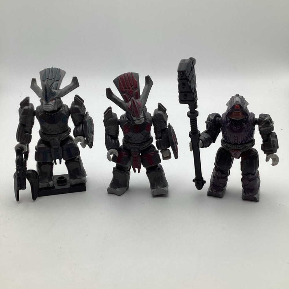 Halo Mega Bloks Covenant Brute Chieftain Red Blue Stalker Mini Figure Lot Of 3